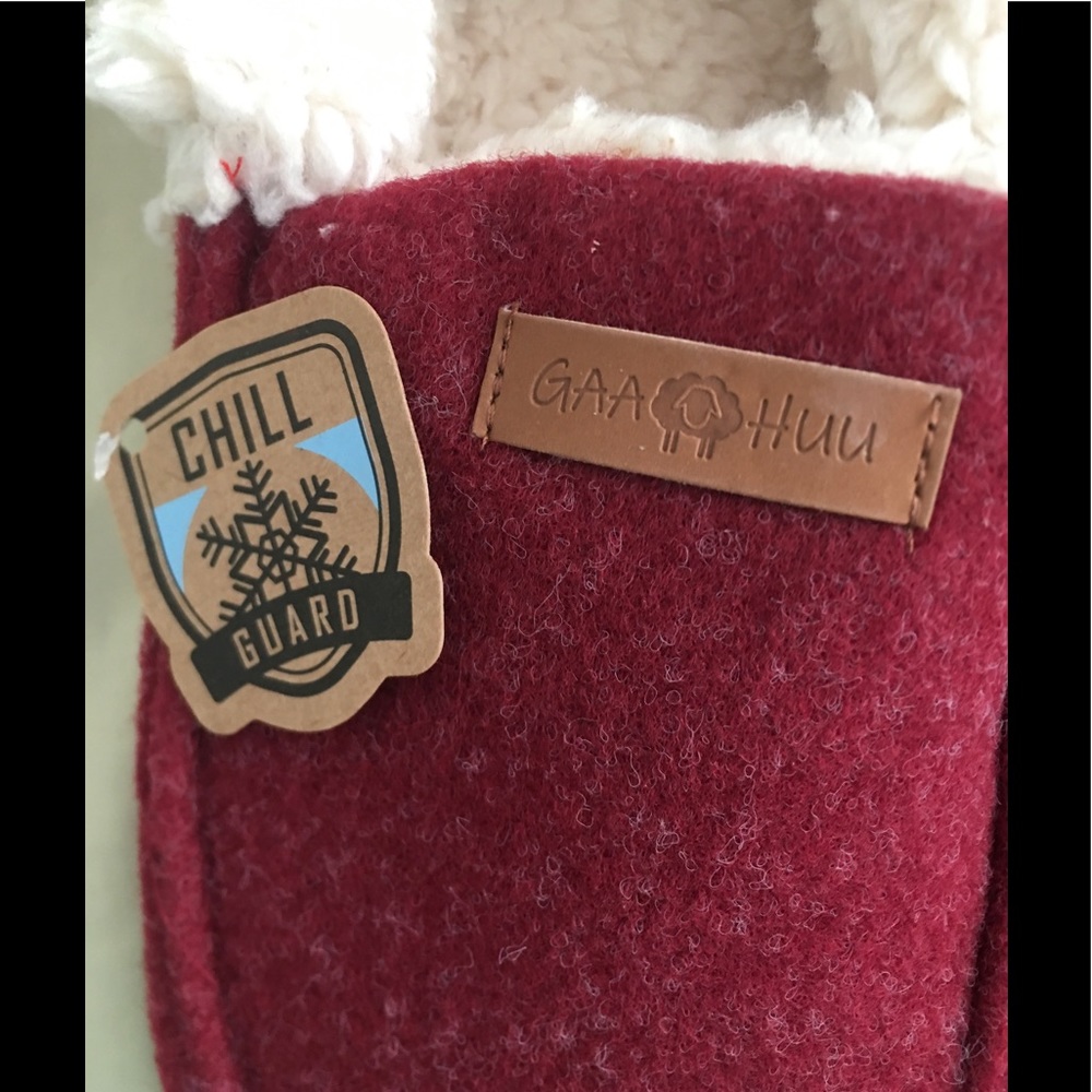 NWT Chill Guard Faux Fur House Shoes. Size 9-10 - Picture 2 of 4